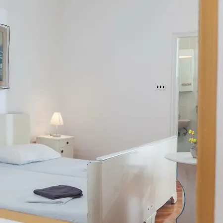 Apartment Bella *